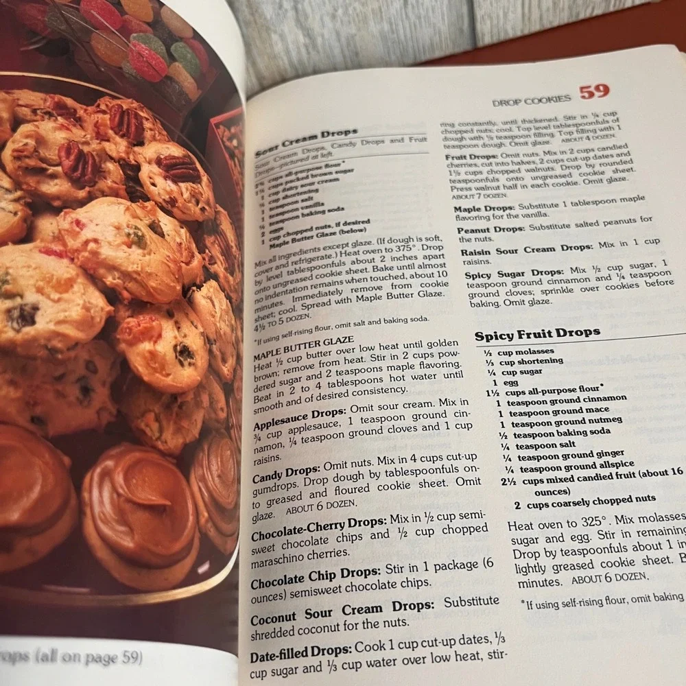 Betty Crocker Cookie Book 1980 Golden Press New Revised Edition Vintage Cookbook